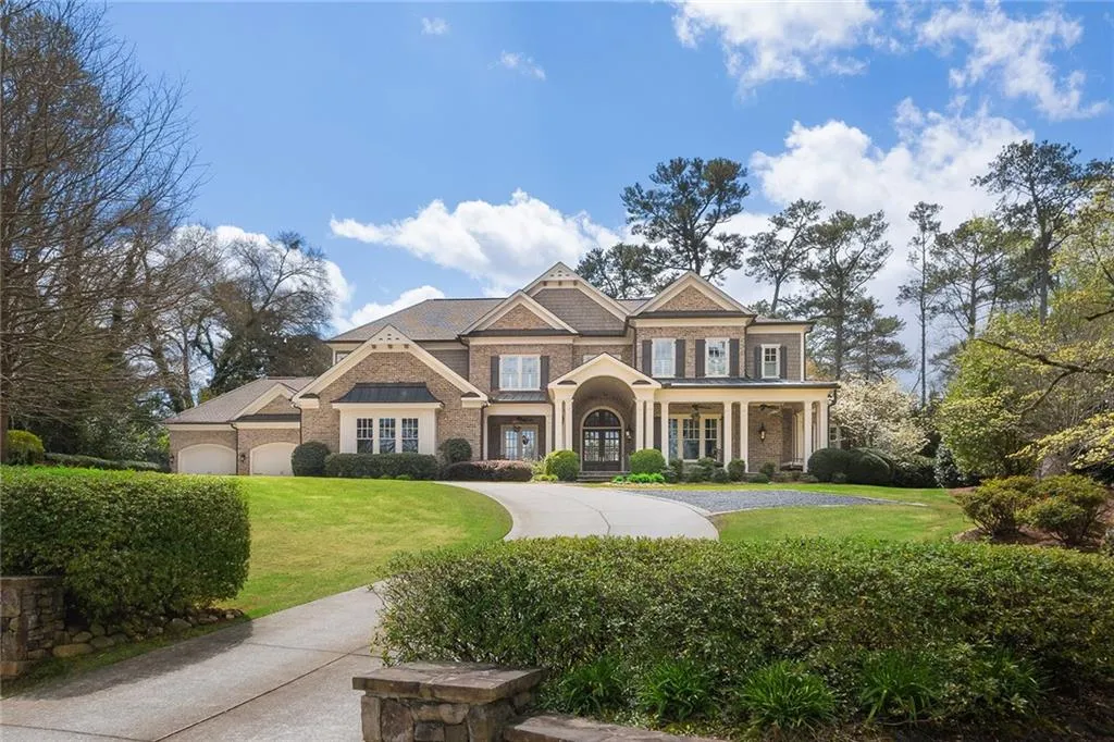 4986 Long Island Nw, Atlanta, Georgia 30327, 6 Bedrooms Bedrooms, ,6 BathroomsBathrooms,Residential,Sold,4986 Long Island Nw,7108202