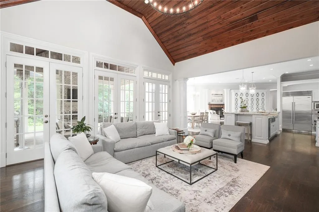 4986 Long Island Nw, Atlanta, Georgia 30327, 6 Bedrooms Bedrooms, ,6 BathroomsBathrooms,Residential,Sold,4986 Long Island Nw,7108202