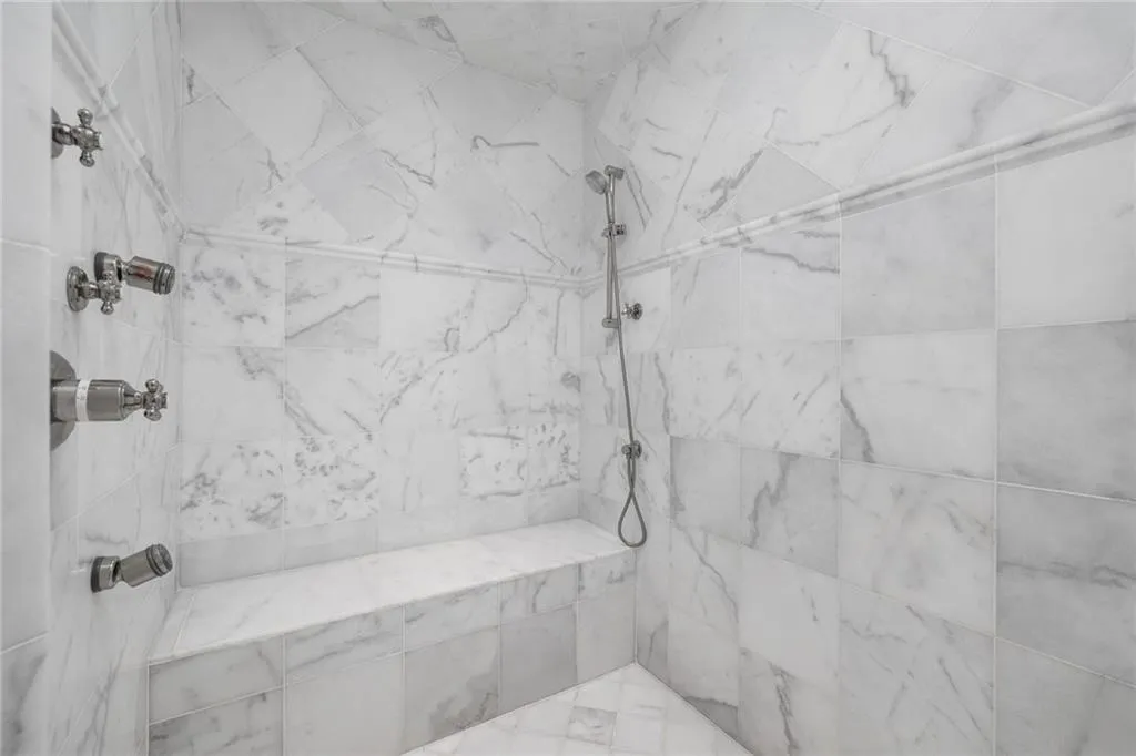 4986 Long Island Nw, Atlanta, Georgia 30327, 6 Bedrooms Bedrooms, ,6 BathroomsBathrooms,Residential,Sold,4986 Long Island Nw,7108202