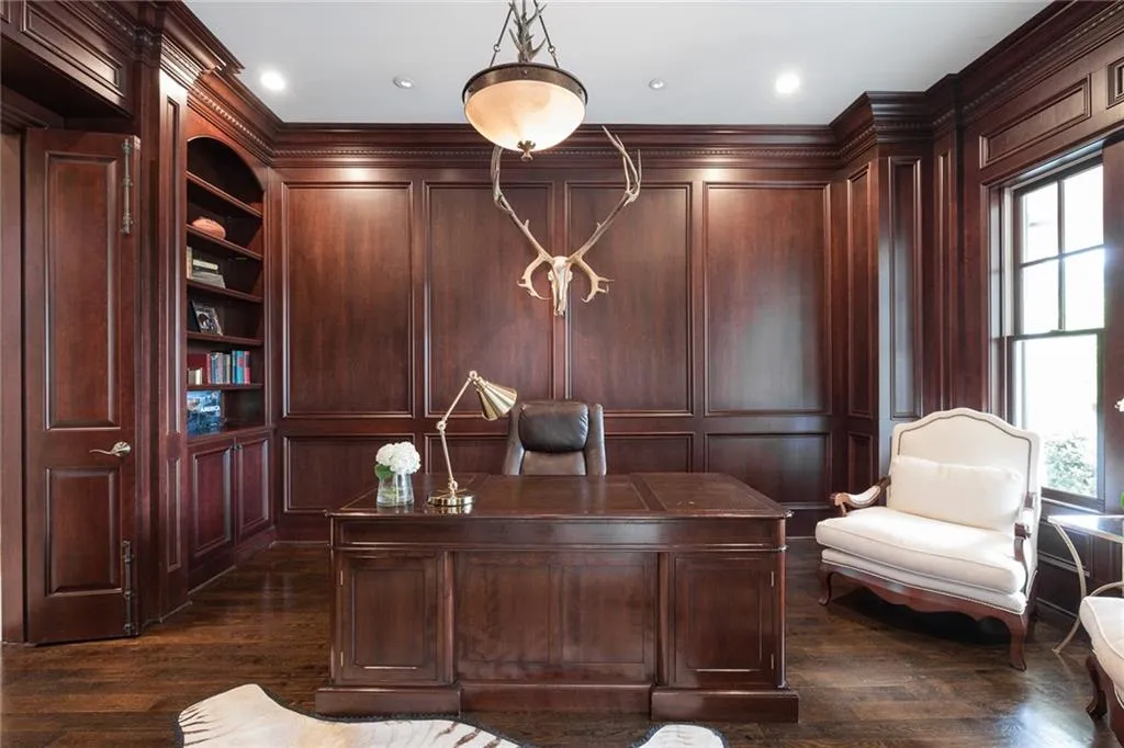 4986 Long Island Nw, Atlanta, Georgia 30327, 6 Bedrooms Bedrooms, ,6 BathroomsBathrooms,Residential,Sold,4986 Long Island Nw,7108202