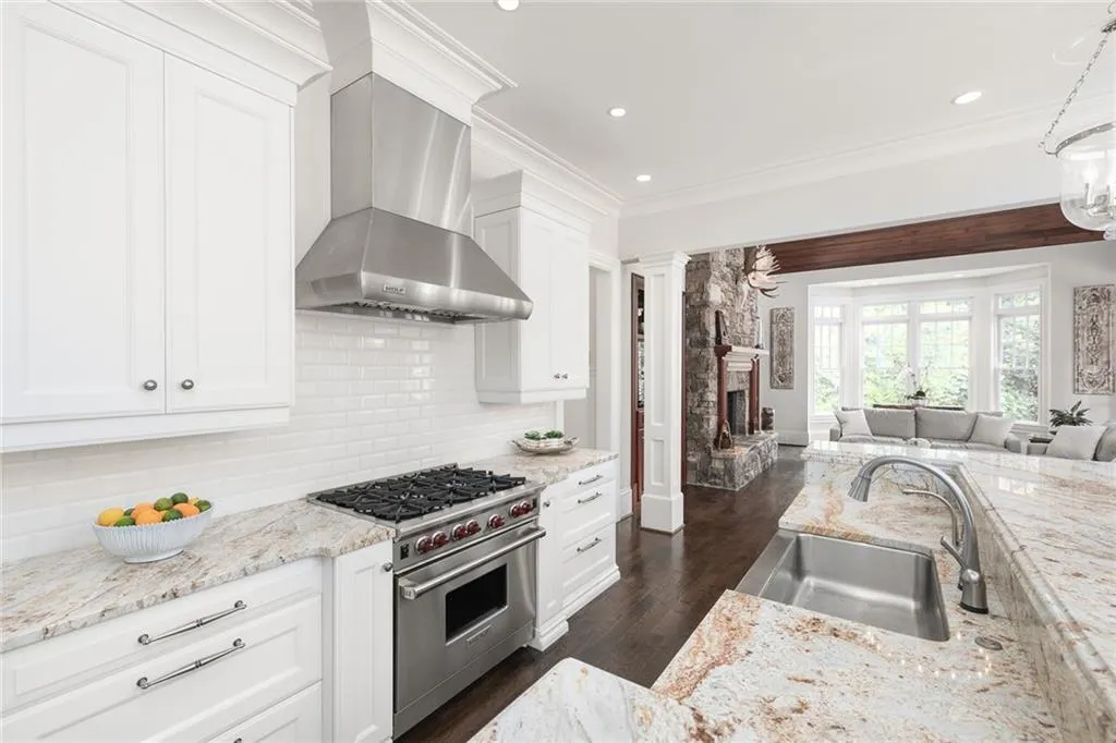 4986 Long Island Nw, Atlanta, Georgia 30327, 6 Bedrooms Bedrooms, ,6 BathroomsBathrooms,Residential,Sold,4986 Long Island Nw,7108202