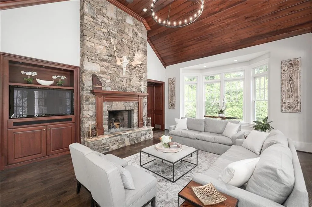 4986 Long Island Nw, Atlanta, Georgia 30327, 6 Bedrooms Bedrooms, ,6 BathroomsBathrooms,Residential,Sold,4986 Long Island Nw,7108202