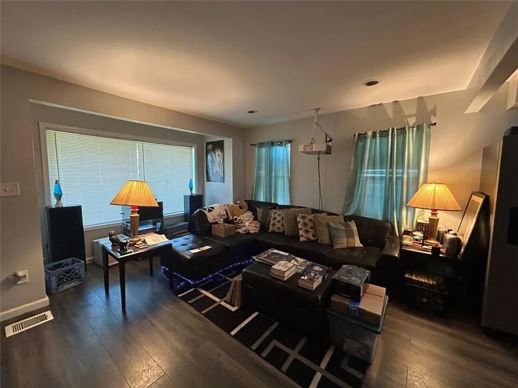 1296 Nw Northwest Drive Nw, Atlanta, Georgia 30318, 2 Bedrooms Bedrooms, ,1 BathroomBathrooms,Residential,For Sale,1296 Nw Northwest Drive Nw,7607276