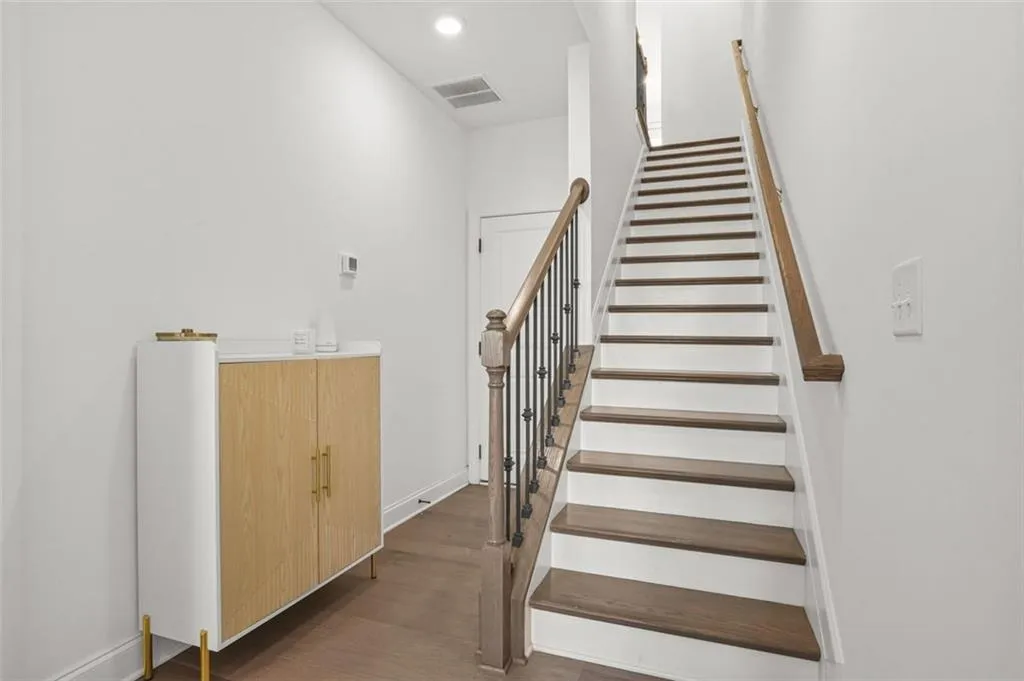 3927 Allegretto Circle, Atlanta, Georgia 30339, 3 Bedrooms Bedrooms, ,3 BathroomsBathrooms,Residential,For Sale,3927 Allegretto Circle,7676899