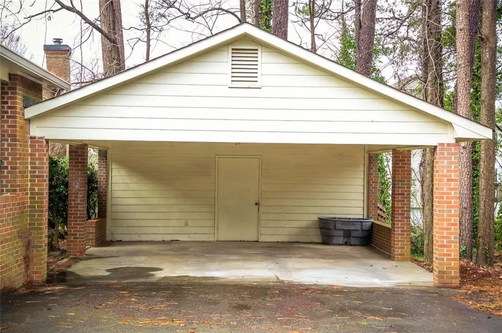 627 Corbin Lake Court, Sandy Springs, Georgia 30350, 3 Bedrooms Bedrooms, ,2 BathroomsBathrooms,Residential,Sold,627 Corbin Lake Court,6838666