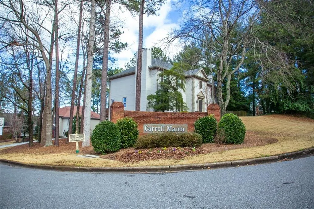 627 Corbin Lake Court, Sandy Springs, Georgia 30350, 3 Bedrooms Bedrooms, ,2 BathroomsBathrooms,Residential,Sold,627 Corbin Lake Court,6838666