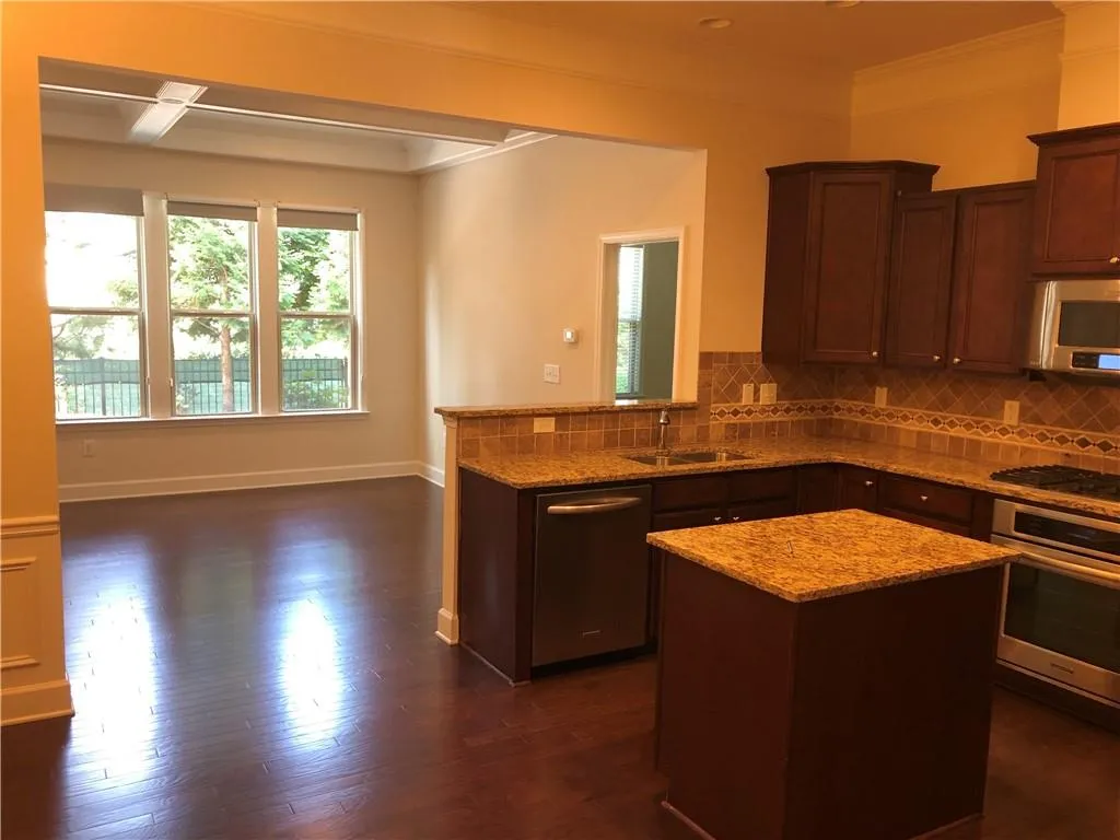 5576 High Point Road, Atlanta, Georgia 30342, 4 Bedrooms Bedrooms, ,3 BathroomsBathrooms,Residential,Sold,5576 High Point Road,6616587