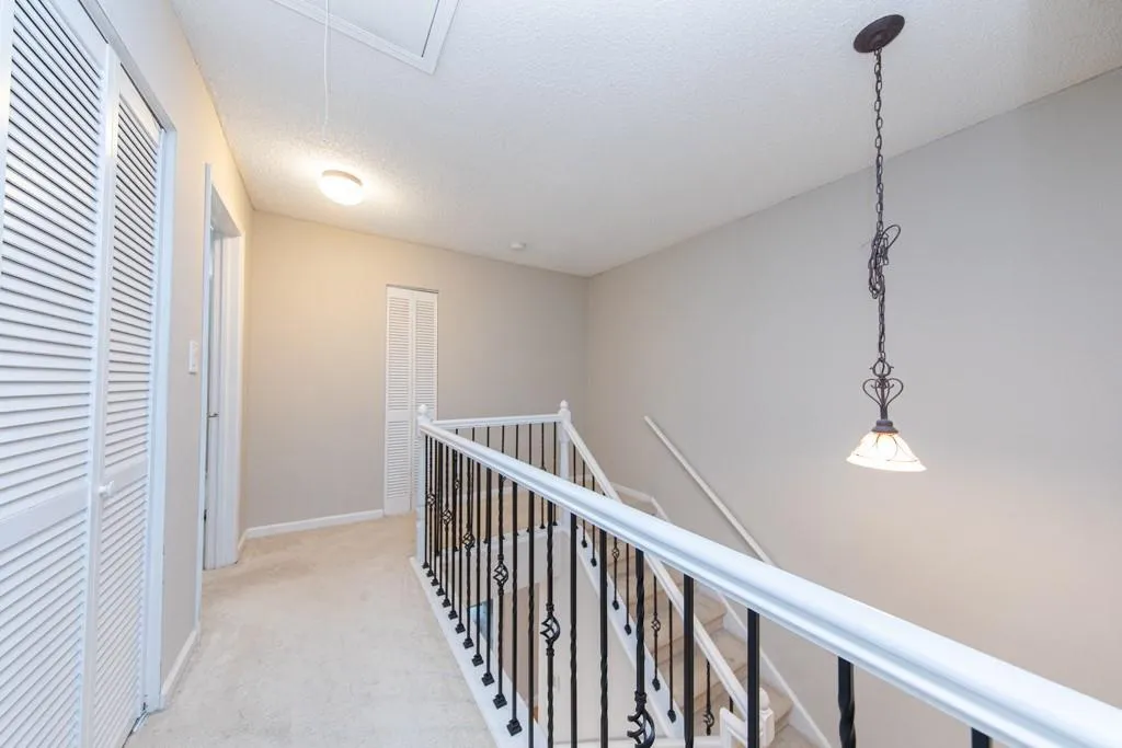 232 Peachtree Hollow Court, Atlanta, Georgia 30328, 2 Bedrooms Bedrooms, ,2 BathroomsBathrooms,Residential,Sold,232 Peachtree Hollow Court,6910326