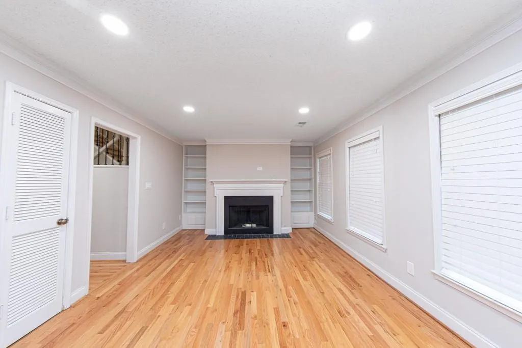 232 Peachtree Hollow Court, Atlanta, Georgia 30328, 2 Bedrooms Bedrooms, ,2 BathroomsBathrooms,Residential,Sold,232 Peachtree Hollow Court,6910326