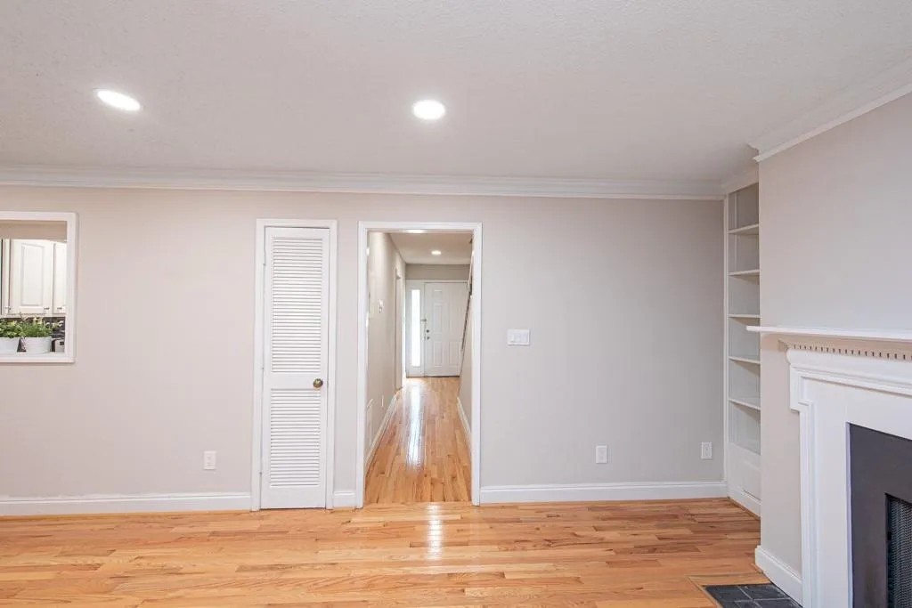 232 Peachtree Hollow Court, Atlanta, Georgia 30328, 2 Bedrooms Bedrooms, ,2 BathroomsBathrooms,Residential,Sold,232 Peachtree Hollow Court,6910326