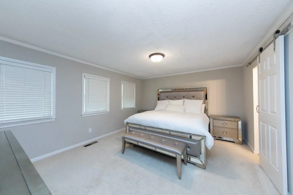 232 Peachtree Hollow Court, Atlanta, Georgia 30328, 2 Bedrooms Bedrooms, ,2 BathroomsBathrooms,Residential,Sold,232 Peachtree Hollow Court,6910326