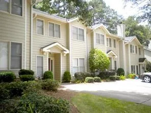 232 Peachtree Hollow Court, Atlanta, Georgia 30328, 2 Bedrooms Bedrooms, ,2 BathroomsBathrooms,Residential,Sold,232 Peachtree Hollow Court,6910326