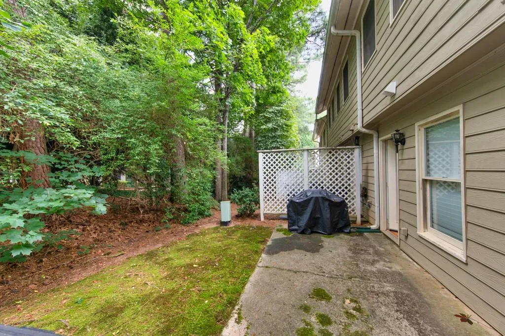 232 Peachtree Hollow Court, Atlanta, Georgia 30328, 2 Bedrooms Bedrooms, ,2 BathroomsBathrooms,Residential,Sold,232 Peachtree Hollow Court,6910326