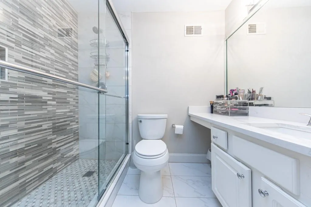 232 Peachtree Hollow Court, Atlanta, Georgia 30328, 2 Bedrooms Bedrooms, ,2 BathroomsBathrooms,Residential,Sold,232 Peachtree Hollow Court,6910326