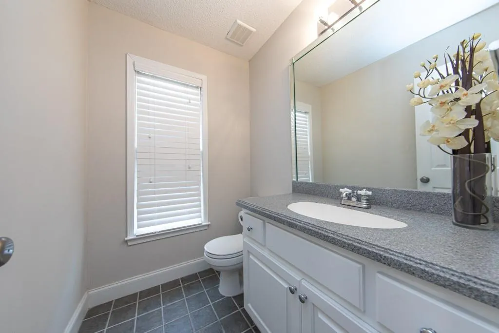 232 Peachtree Hollow Court, Atlanta, Georgia 30328, 2 Bedrooms Bedrooms, ,2 BathroomsBathrooms,Residential,Sold,232 Peachtree Hollow Court,6910326