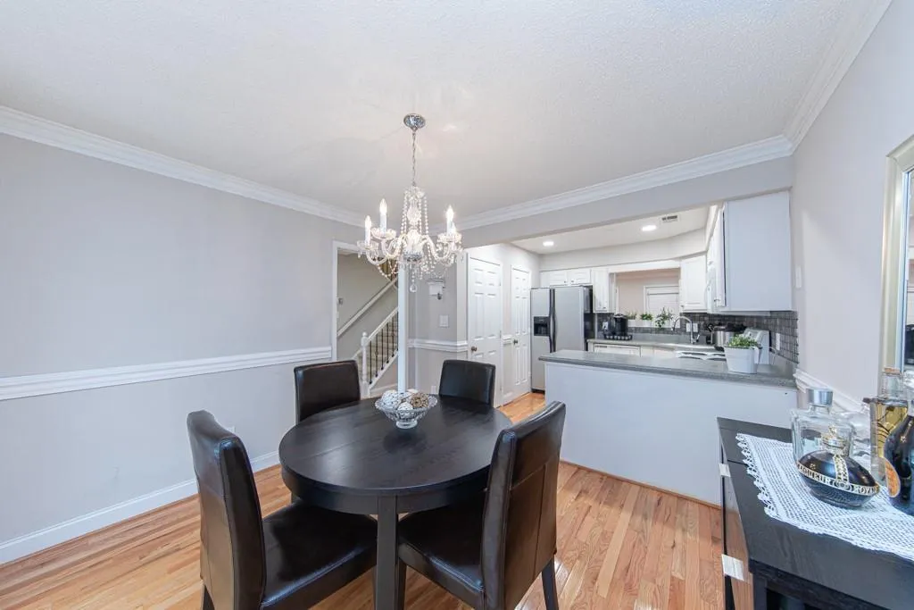 232 Peachtree Hollow Court, Atlanta, Georgia 30328, 2 Bedrooms Bedrooms, ,2 BathroomsBathrooms,Residential,Sold,232 Peachtree Hollow Court,6910326