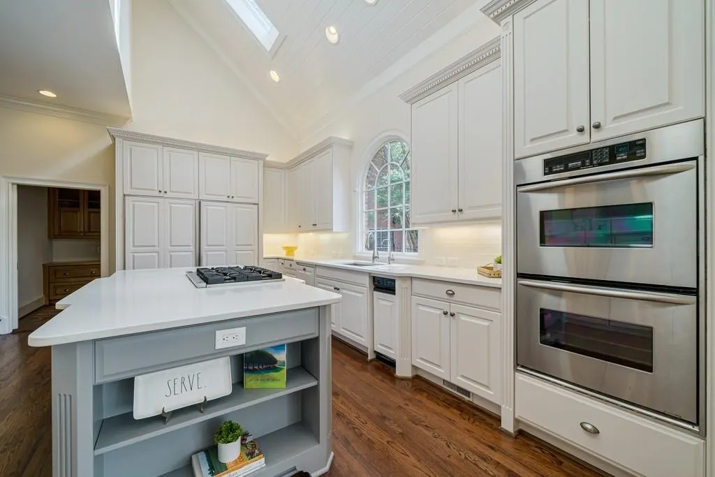 1650 Lazy River Lane, Sandy Springs, Georgia 30350, 5 Bedrooms Bedrooms, ,5 BathroomsBathrooms,Residential,Sold,1650 Lazy River Lane,7002785