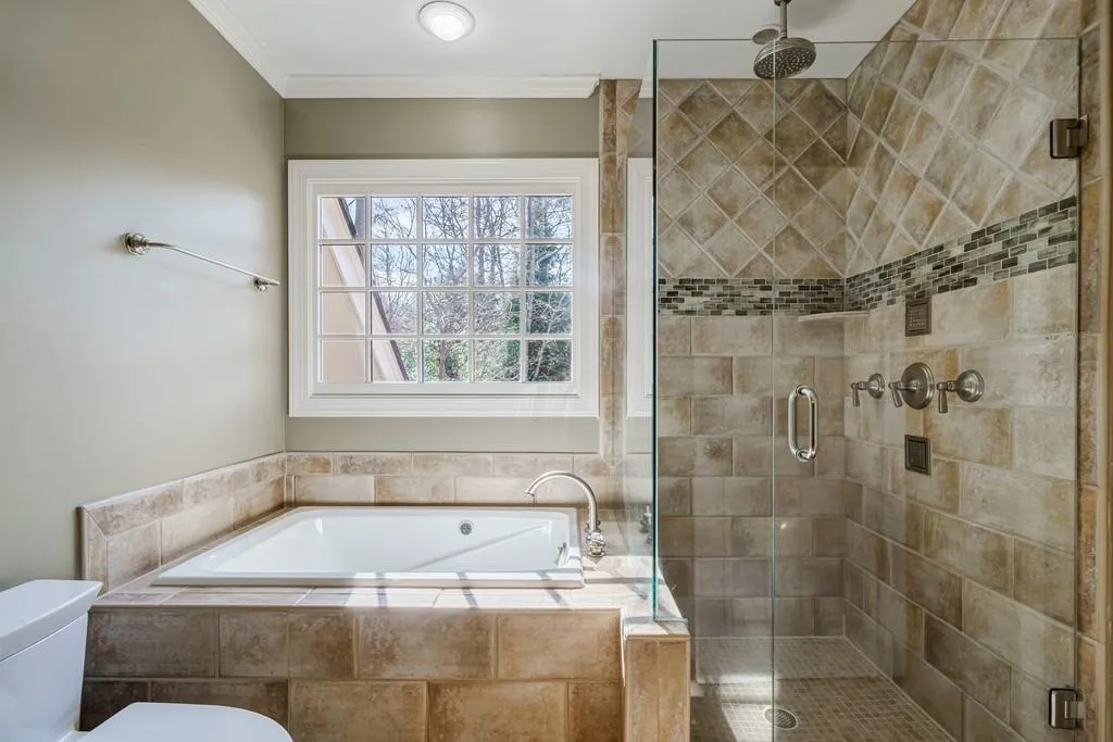 1650 Lazy River Lane, Sandy Springs, Georgia 30350, 5 Bedrooms Bedrooms, ,5 BathroomsBathrooms,Residential,Sold,1650 Lazy River Lane,7002785