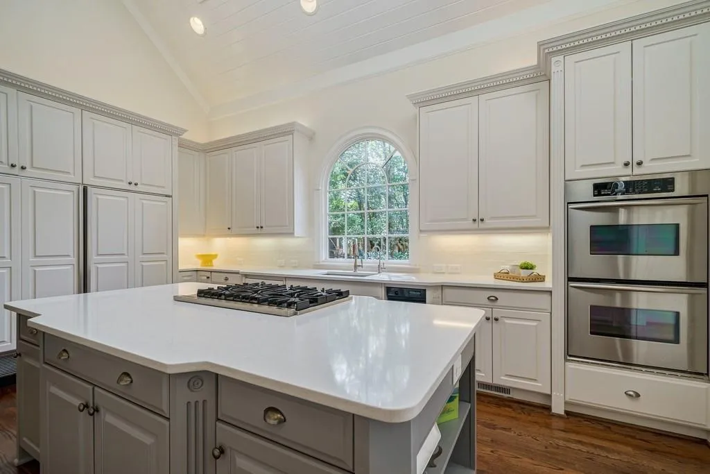 1650 Lazy River Lane, Sandy Springs, Georgia 30350, 5 Bedrooms Bedrooms, ,5 BathroomsBathrooms,Residential,Sold,1650 Lazy River Lane,7002785