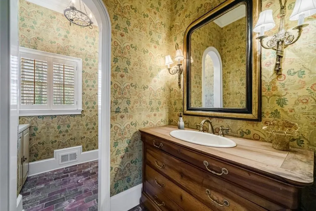 1650 Lazy River Lane, Sandy Springs, Georgia 30350, 5 Bedrooms Bedrooms, ,5 BathroomsBathrooms,Residential,Sold,1650 Lazy River Lane,7002785
