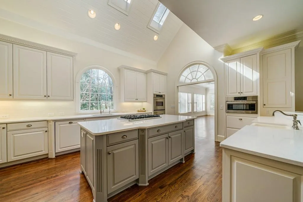 1650 Lazy River Lane, Sandy Springs, Georgia 30350, 5 Bedrooms Bedrooms, ,5 BathroomsBathrooms,Residential,Sold,1650 Lazy River Lane,7002785