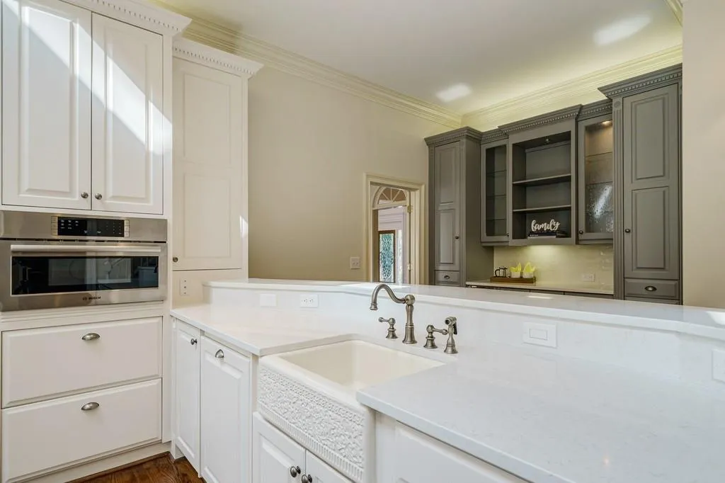 1650 Lazy River Lane, Sandy Springs, Georgia 30350, 5 Bedrooms Bedrooms, ,5 BathroomsBathrooms,Residential,Sold,1650 Lazy River Lane,7002785