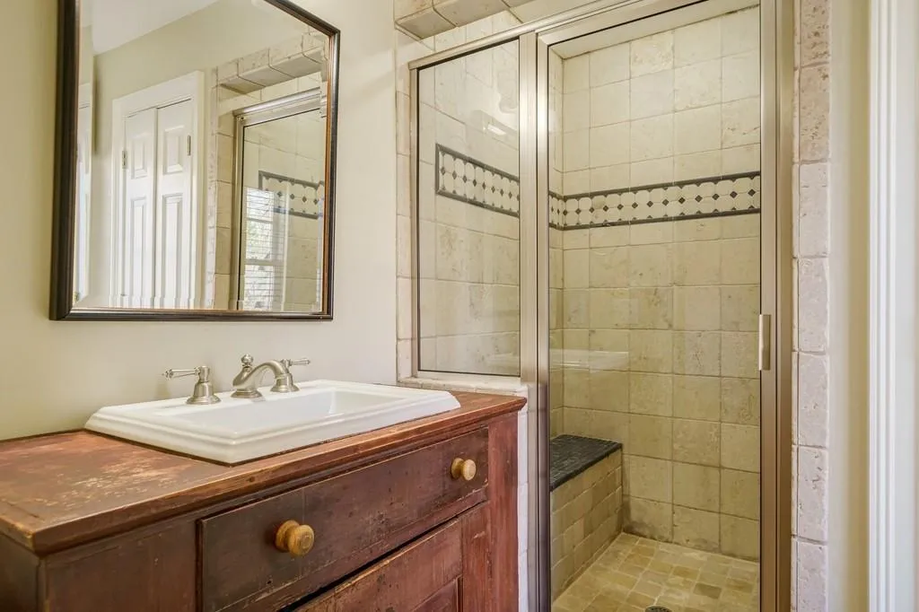1650 Lazy River Lane, Sandy Springs, Georgia 30350, 5 Bedrooms Bedrooms, ,5 BathroomsBathrooms,Residential,Sold,1650 Lazy River Lane,7002785
