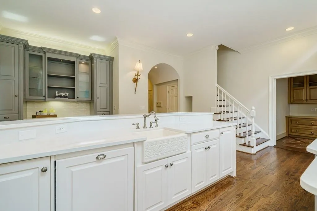 1650 Lazy River Lane, Sandy Springs, Georgia 30350, 5 Bedrooms Bedrooms, ,5 BathroomsBathrooms,Residential,Sold,1650 Lazy River Lane,7002785
