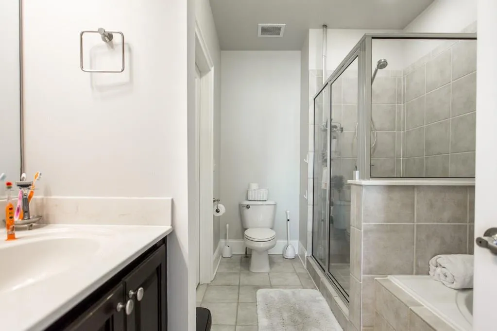 859 Perennial Drive, Atlanta, Georgia 30328, 2 Bedrooms Bedrooms, ,2 BathroomsBathrooms,Residential,Sold,859 Perennial Drive,6010053