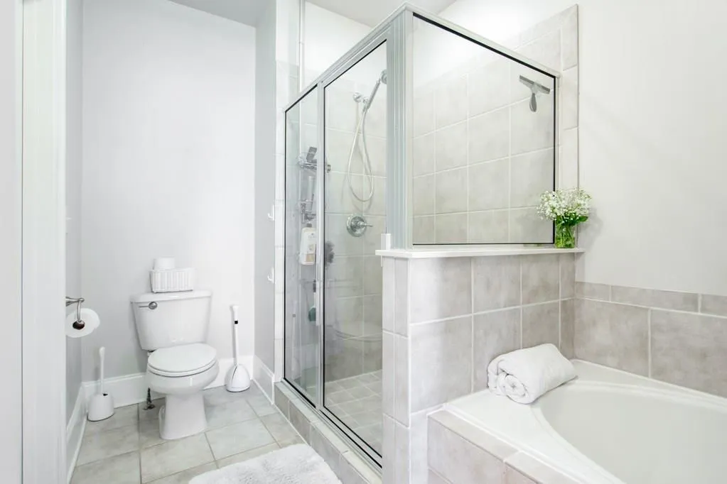 859 Perennial Drive, Atlanta, Georgia 30328, 2 Bedrooms Bedrooms, ,2 BathroomsBathrooms,Residential,Sold,859 Perennial Drive,6010053