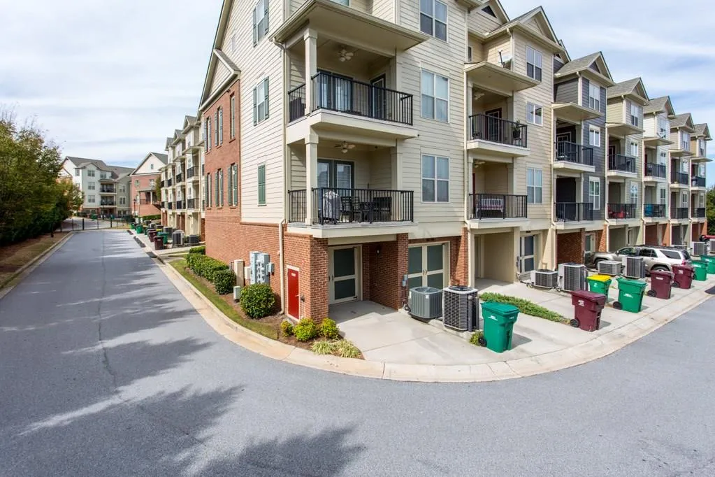 859 Perennial Drive, Atlanta, Georgia 30328, 2 Bedrooms Bedrooms, ,2 BathroomsBathrooms,Residential,Sold,859 Perennial Drive,6010053