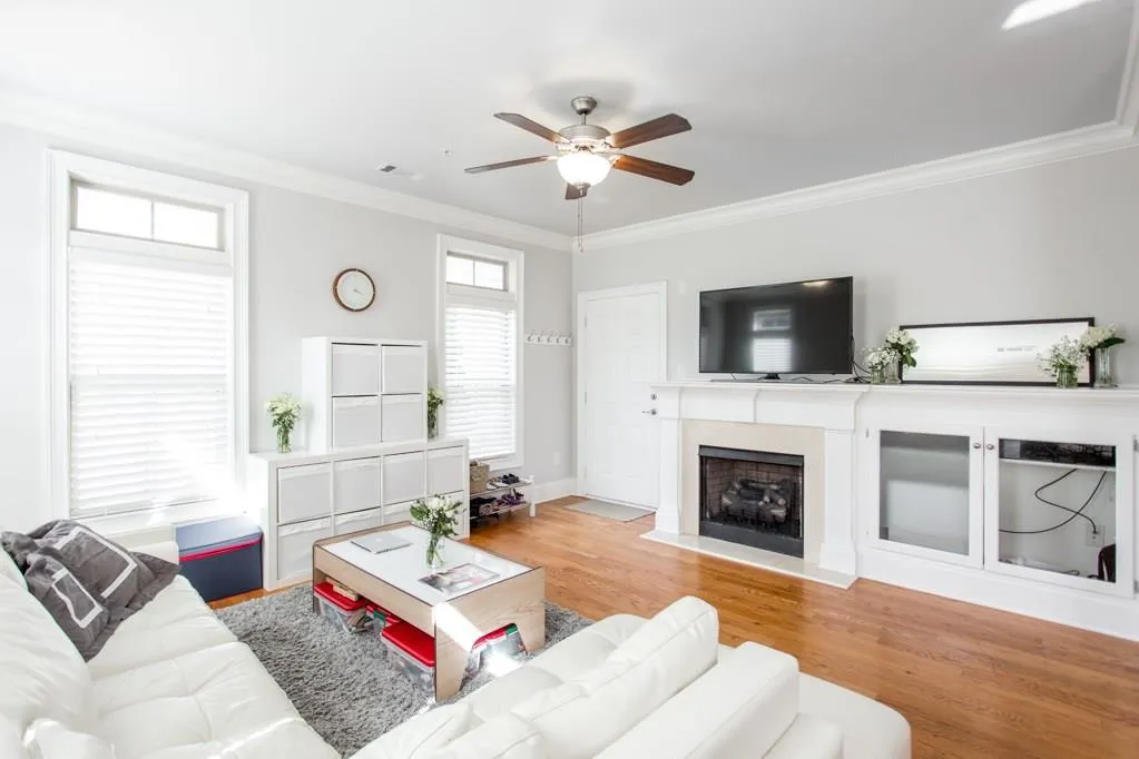 859 Perennial Drive, Atlanta, Georgia 30328, 2 Bedrooms Bedrooms, ,2 BathroomsBathrooms,Residential,Sold,859 Perennial Drive,6010053