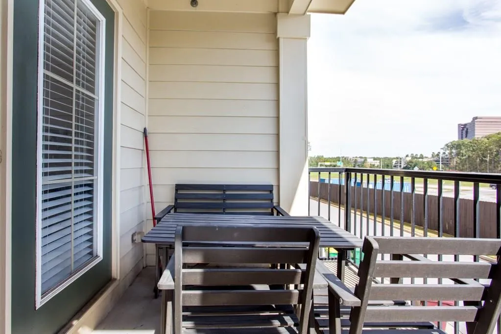 859 Perennial Drive, Atlanta, Georgia 30328, 2 Bedrooms Bedrooms, ,2 BathroomsBathrooms,Residential,Sold,859 Perennial Drive,6010053