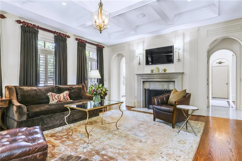 3127 Lenox Road Ne Unit 44, Atlanta, Georgia 30324, 3 Bedrooms Bedrooms, ,4 BathroomsBathrooms,Residential,For Sale,3127 Lenox Road Ne Unit 44,7652197