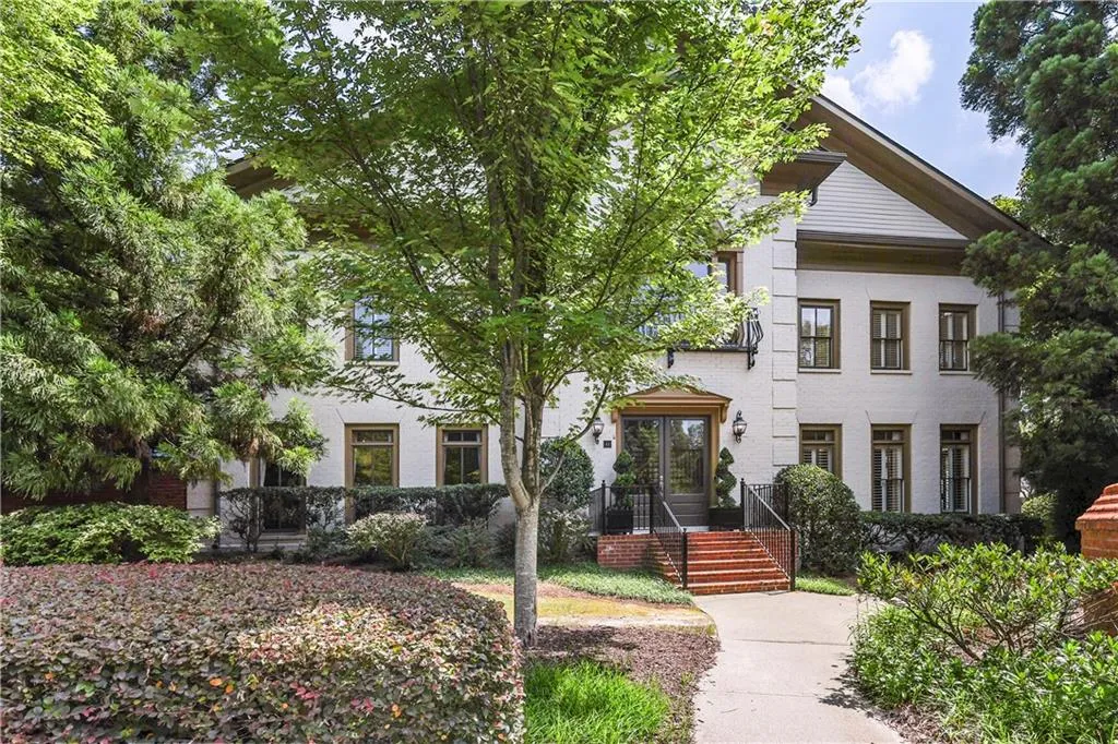 3127 Lenox Road Ne Unit 44, Atlanta, Georgia 30324, 3 Bedrooms Bedrooms, ,4 BathroomsBathrooms,Residential,For Sale,3127 Lenox Road Ne Unit 44,7652197