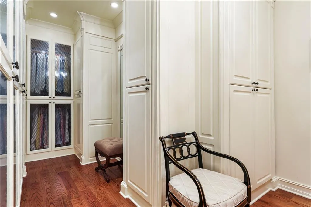 3127 Lenox Road Ne Unit 44, Atlanta, Georgia 30324, 3 Bedrooms Bedrooms, ,4 BathroomsBathrooms,Residential,For Sale,3127 Lenox Road Ne Unit 44,7652197
