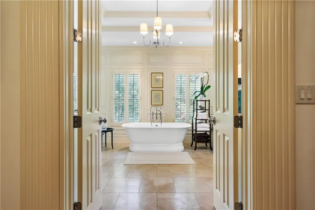 3127 Lenox Road Ne Unit 44, Atlanta, Georgia 30324, 3 Bedrooms Bedrooms, ,4 BathroomsBathrooms,Residential,For Sale,3127 Lenox Road Ne Unit 44,7652197