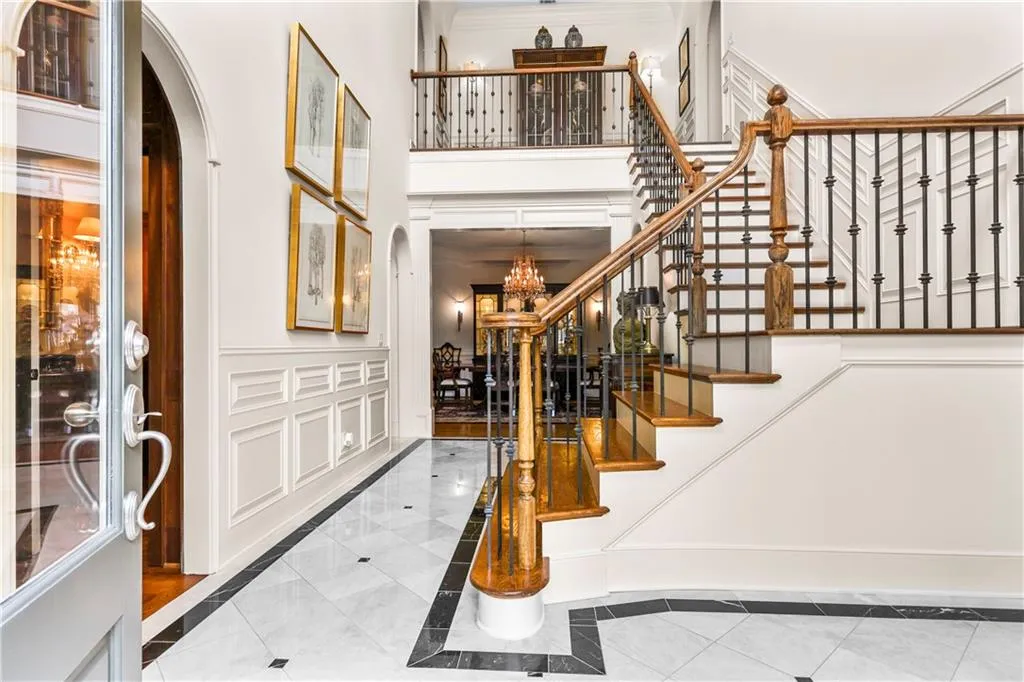 3127 Lenox Road Ne Unit 44, Atlanta, Georgia 30324, 3 Bedrooms Bedrooms, ,4 BathroomsBathrooms,Residential,For Sale,3127 Lenox Road Ne Unit 44,7652197