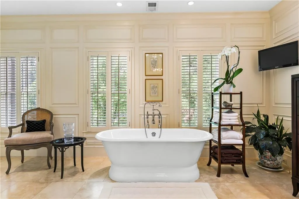 3127 Lenox Road Ne Unit 44, Atlanta, Georgia 30324, 3 Bedrooms Bedrooms, ,4 BathroomsBathrooms,Residential,For Sale,3127 Lenox Road Ne Unit 44,7652197