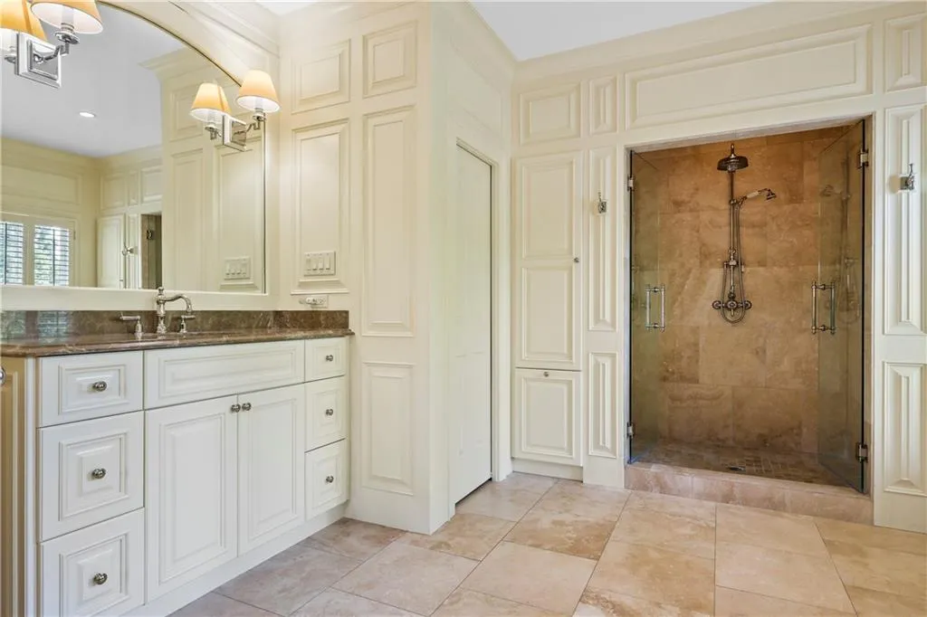 3127 Lenox Road Ne Unit 44, Atlanta, Georgia 30324, 3 Bedrooms Bedrooms, ,4 BathroomsBathrooms,Residential,For Sale,3127 Lenox Road Ne Unit 44,7652197