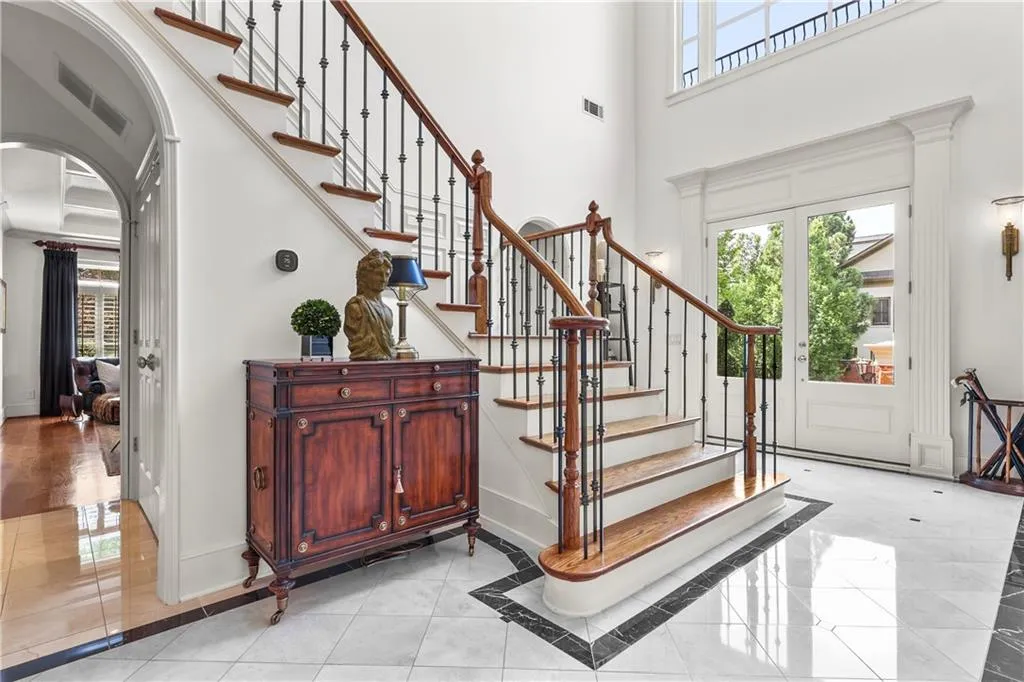 3127 Lenox Road Ne Unit 44, Atlanta, Georgia 30324, 3 Bedrooms Bedrooms, ,4 BathroomsBathrooms,Residential,For Sale,3127 Lenox Road Ne Unit 44,7652197