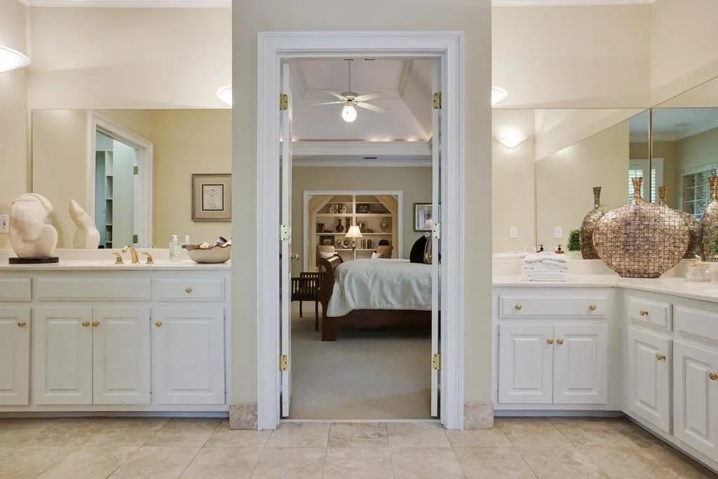 315 Long Grove Court, Atlanta, Georgia 30327, 6 Bedrooms Bedrooms, ,5 BathroomsBathrooms,Residential,Sold,315 Long Grove Court,5729795