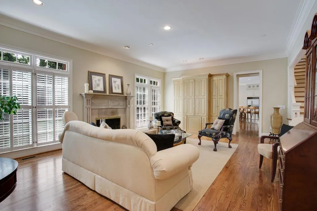 315 Long Grove Court, Atlanta, Georgia 30327, 6 Bedrooms Bedrooms, ,5 BathroomsBathrooms,Residential,Sold,315 Long Grove Court,5729795