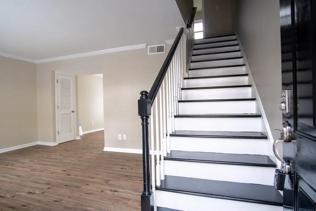 6940 Roswell Road Unit 13c, Atlanta, Georgia 30328, 2 Bedrooms Bedrooms, ,1 BathroomBathrooms,Residential,Sold,6940 Roswell Road Unit 13c,6663752