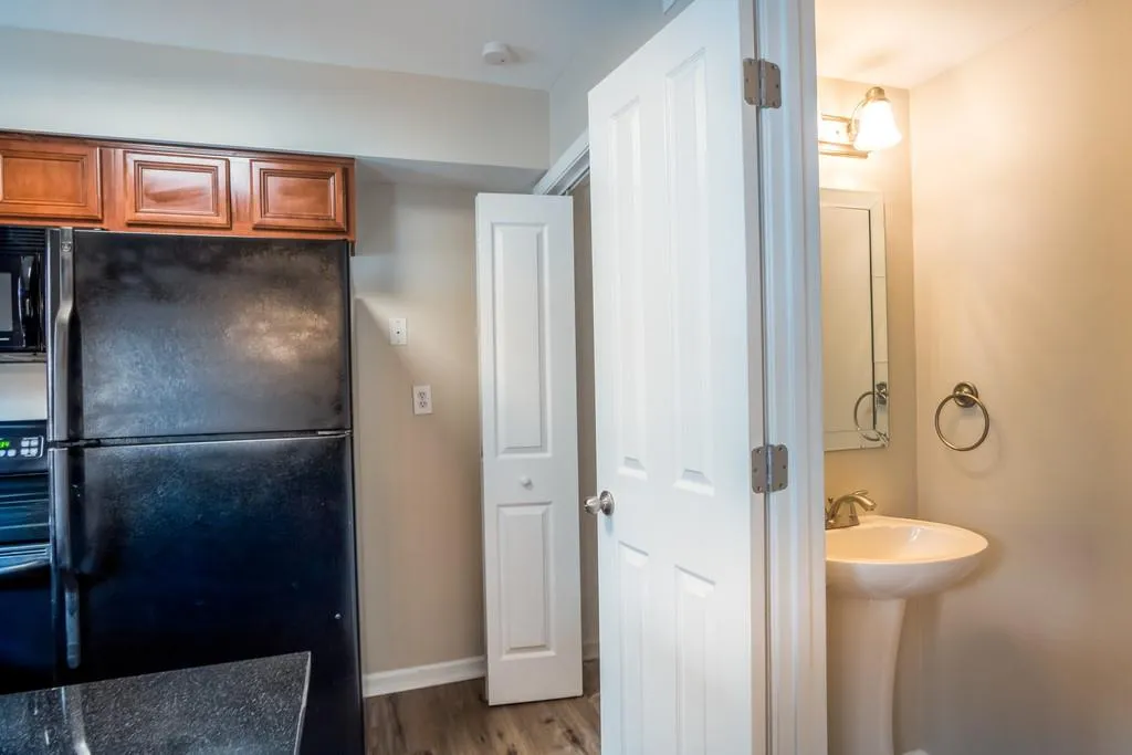 6940 Roswell Road Unit 13c, Atlanta, Georgia 30328, 2 Bedrooms Bedrooms, ,1 BathroomBathrooms,Residential,Sold,6940 Roswell Road Unit 13c,6663752