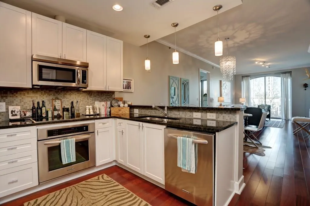 2795 Peachtree Road Ne Unit 503, Atlanta, Georgia 30305, 2 Bedrooms Bedrooms, ,2 BathroomsBathrooms,Residential,Sold,2795 Peachtree Road Ne Unit 503,5798259