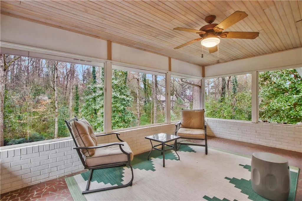 6150 River Shore Parkway, Atlanta, Georgia 30328, 3 Bedrooms Bedrooms, ,3 BathroomsBathrooms,Residential,Sold,6150 River Shore Parkway,6855188