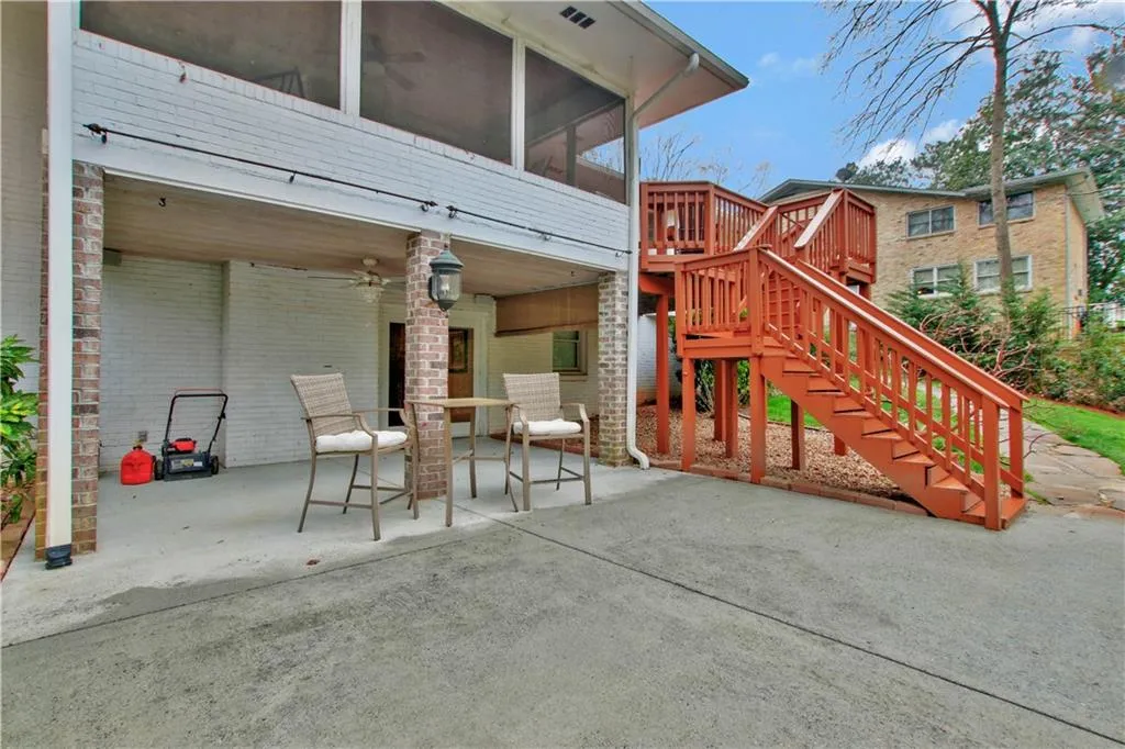 6150 River Shore Parkway, Atlanta, Georgia 30328, 3 Bedrooms Bedrooms, ,3 BathroomsBathrooms,Residential,Sold,6150 River Shore Parkway,6855188