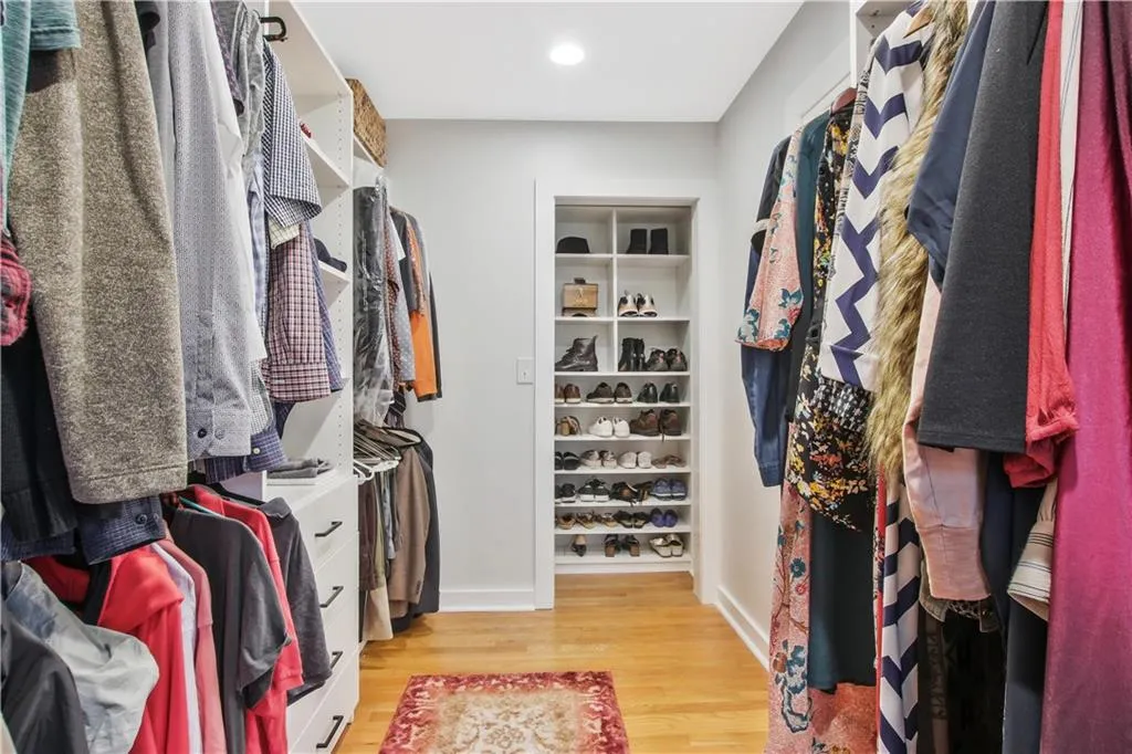 6150 River Shore Parkway, Atlanta, Georgia 30328, 3 Bedrooms Bedrooms, ,3 BathroomsBathrooms,Residential,Sold,6150 River Shore Parkway,6855188