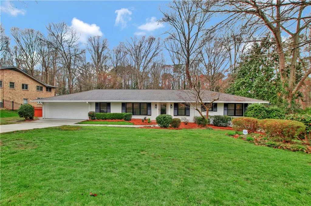 6150 River Shore Parkway, Atlanta, Georgia 30328, 3 Bedrooms Bedrooms, ,3 BathroomsBathrooms,Residential,Sold,6150 River Shore Parkway,6855188